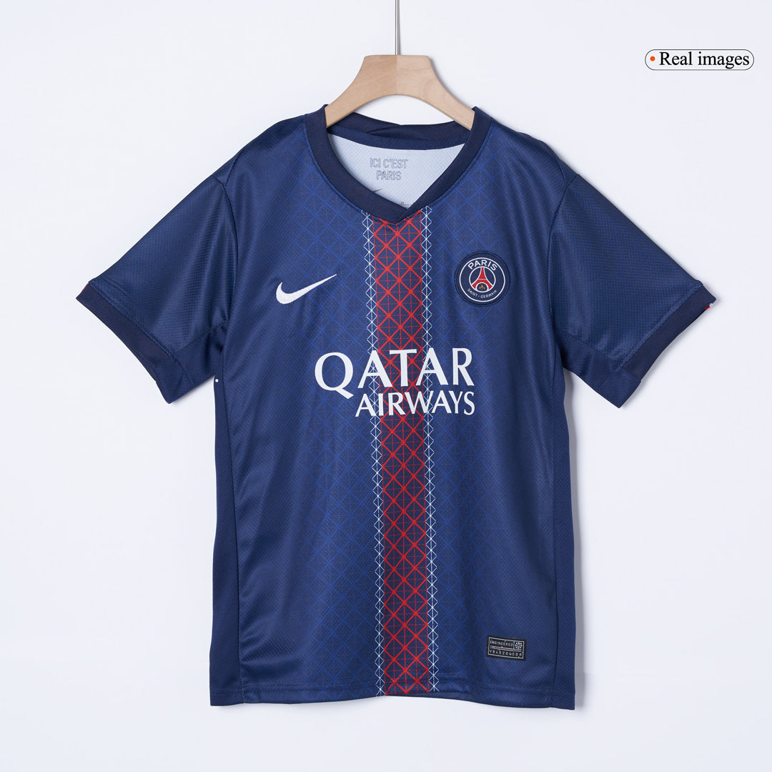 ΠΛΗΡΕΣ ΣΕΤ ΠΑΙΔΙΚΟ PSG Εντός 2025/26 (με κάλτσες)