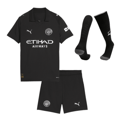 Παιδική φανέλα ποδοσφαίρου Manchester City εκτός έδρας (φανέλα+σορτς+κάλτσες) 2025/26 μαύρη